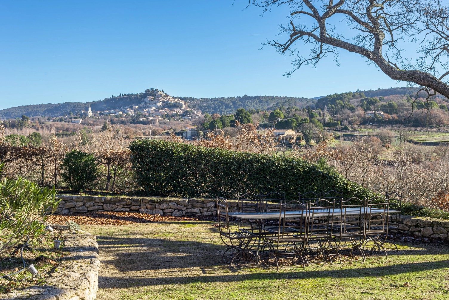 Terrasse et vue Mont Ventoux à Bonnieux